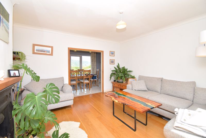 Sitting Room- click for photo gallery